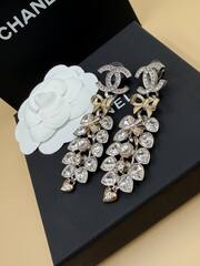 sergi-chanel-dlinnye-s-kristallami