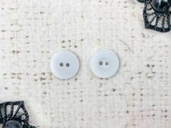 Пуговицы блузочные, d 1,1 см, 2 прокола, белый