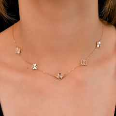 kole-trendy-gold-iz-zolota-585-proby-s-podveskami-klever-v-tekhnike-giloshe