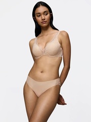 Бюстгальтер кружевной Triumph Body Make-Up Illusion Lace WP