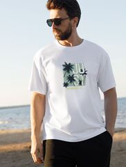 Свободная футболка  с авторским принтом  U49.048 (121527)