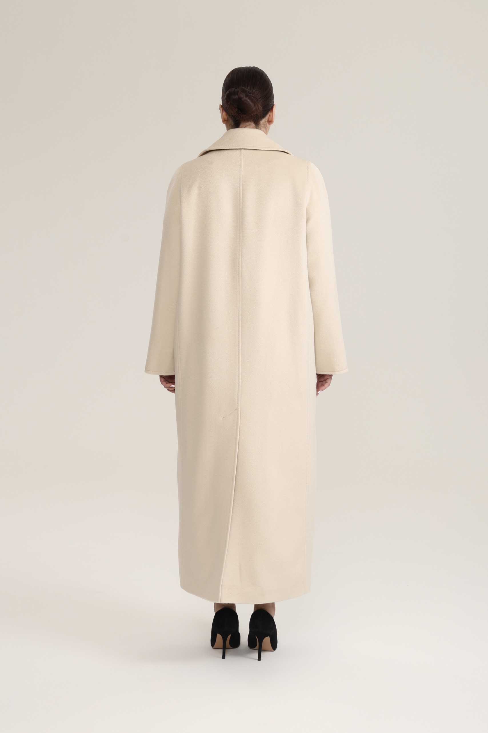 Пальто двубортное с отстрочкой, молочный