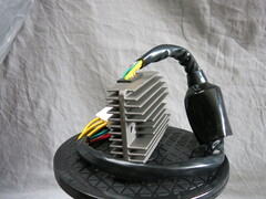 Реле регулятор для мотоцикла Honda CB 1100 SF X11 2000-2003 CBR1100 XX Blackbird 01-08