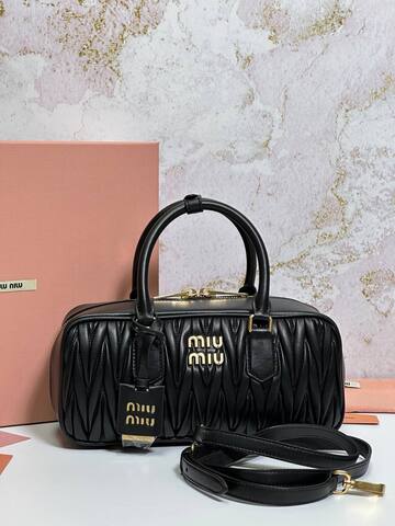 Сумка MIU MIU Arcadie matelassé из кожи наппа, черный