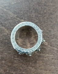 Кольцо FACK с крутящейся серединой (спинер) из серебра, в стилистике CHROME HEARTS