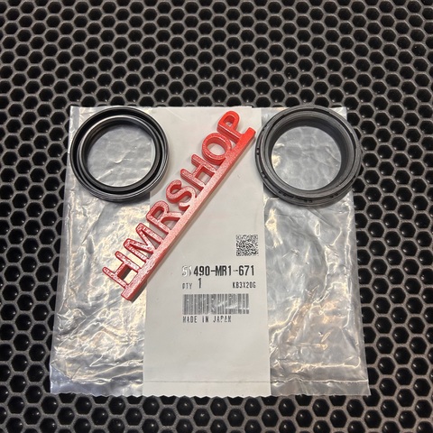 Honda Сальник + пыльник пера 39х51х8 51490-MR1-671