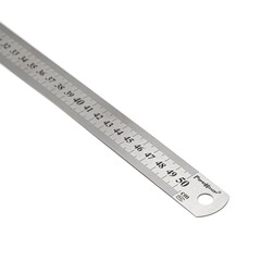 15-6-050 Линейка металлическая нерж. сталь, 2 метрич. шкалы в см (сверху и снизу), отверстие, 500мм РемоКолор