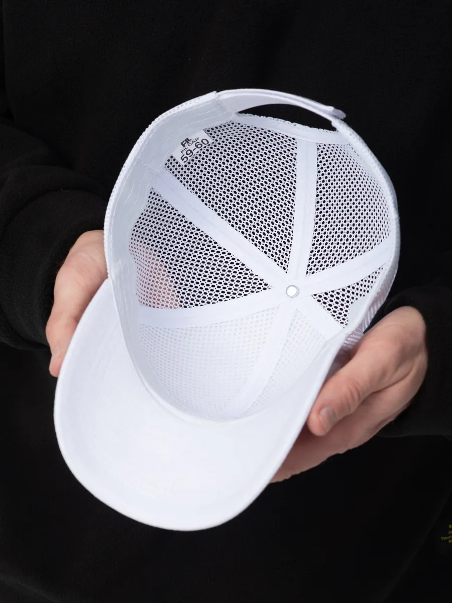 Бейсболка с сеткой летняя белая