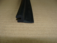 Уплотнение надставки УАЗ-Хантер (между раздвижными стеклами)