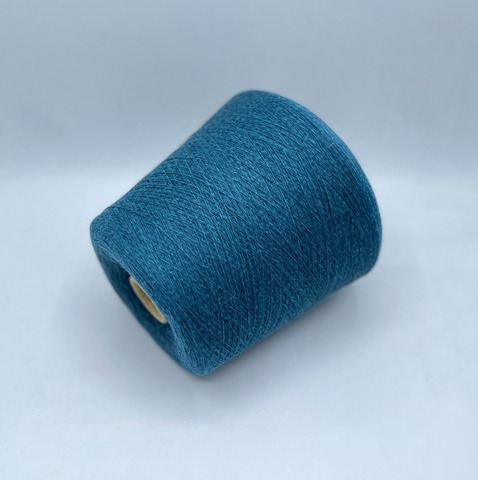 Бобинная пряжа (пр.Италия),1500м/100гр, 80% шерсть, 20% полиамид , цвет-Лазурь+деним,мулине арт.31207