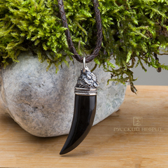 Амулет "Волчий клык". Чёрный нефрит