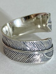 Перо (кольцо из серебра)
