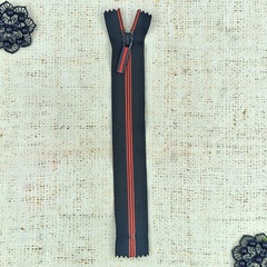 Молния потайная спираль Т7, 19 см, чёрный с красным