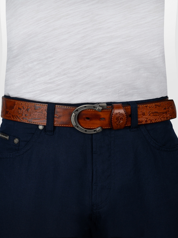 Кожаный ремень «В поле с конём» рыжего цвета