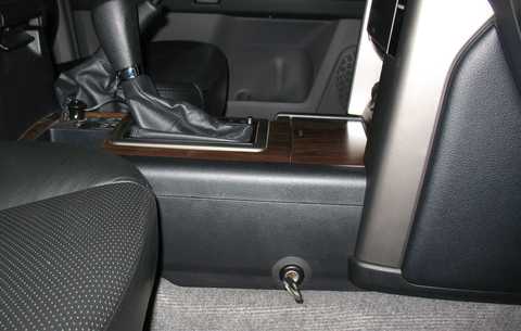Гарант Консул 38015/1.R - TOYOTA LAND CRUISER PRADO (2012-2017) Гарант Консул 38015/1.R - TOYOTA LAND CRUISER PRADO (2012-2017)