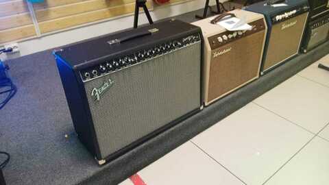 Комбоусилитель FENDER CHAMPION 100