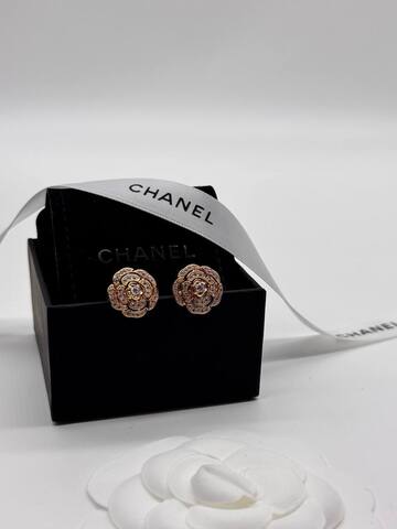 Серьги Chanel Коллекция BOUTON DE CAMÉLIA