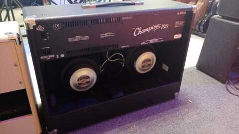 Комбоусилитель FENDER CHAMPION 100