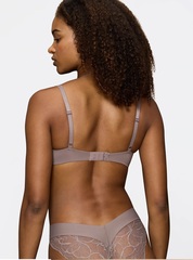 Бюстгальтер кружевной Triumph Body Make-Up Illusion Lace WP