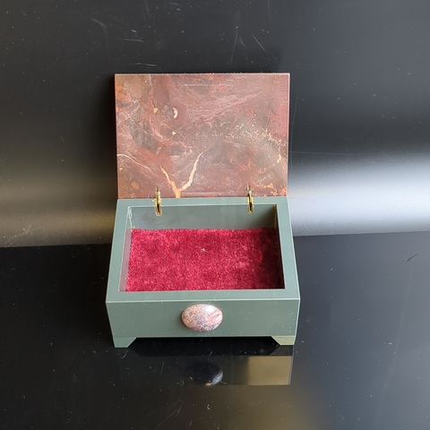 Шкатулка прямоугольной формы, натуральный поделочный камень