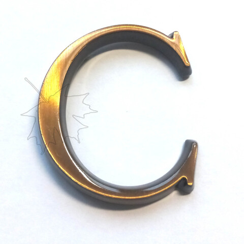 Бронзовая буква С на памятник высотой 5см, Caggiati