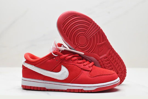Nike Dunk Low 'Valentines Day 2024' 