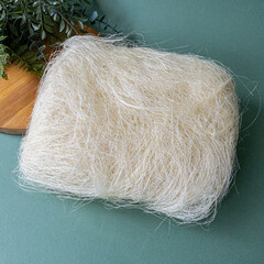 Сизаль - натуральное волокно, наполнитель для подарков, для рукоделия, пакет 100 грамм.