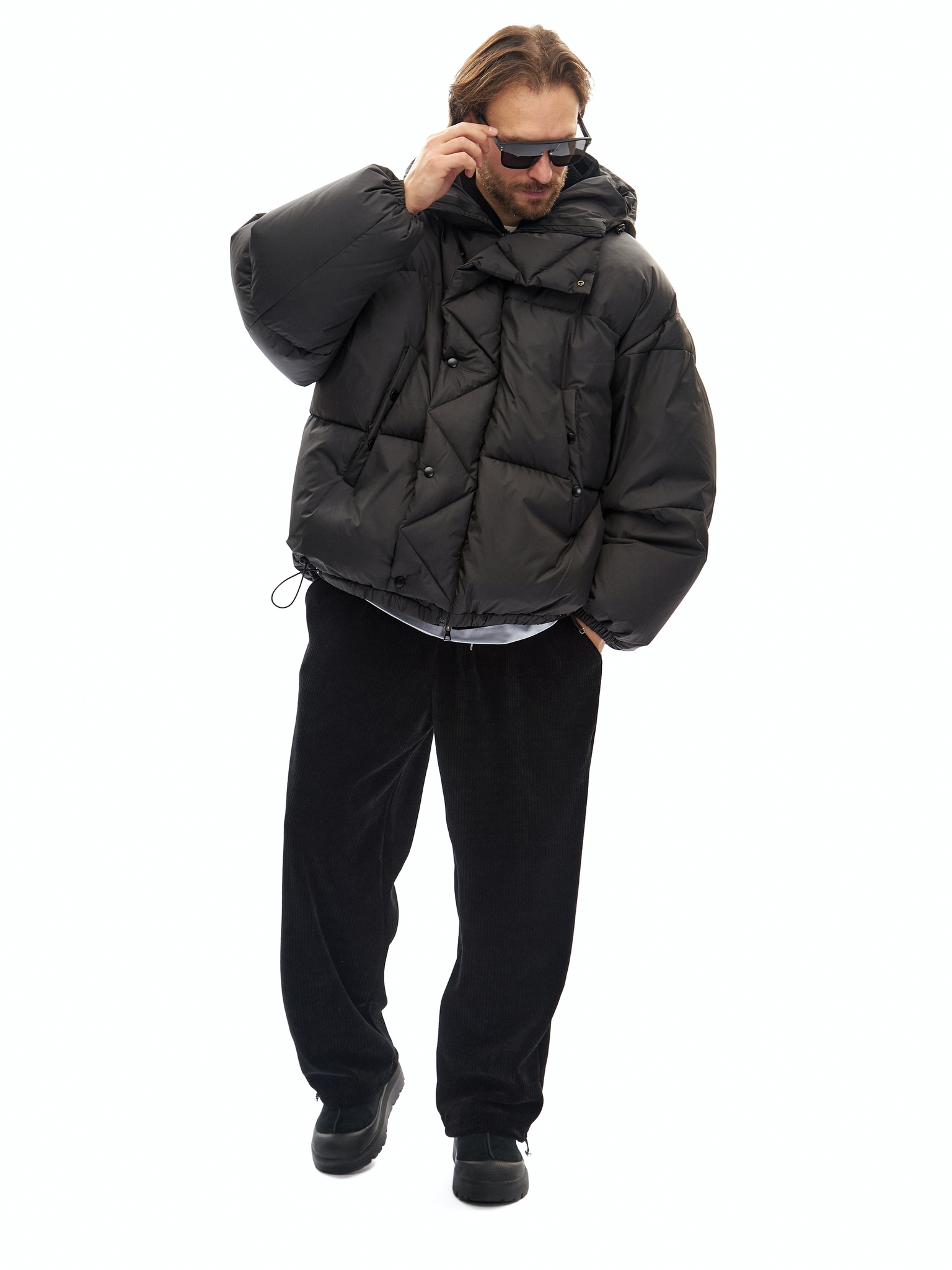 Объемный черный пуховик Mosco B1