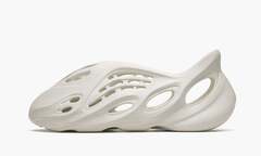 Yeezy Foam RNNR MXT "Sand"