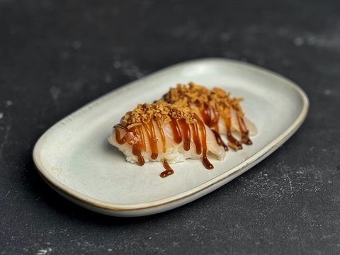 Суши с морским окунем изумидай (2 шт)