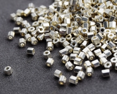 Бисер Тохо Hexagon 11/0 0558 серебро