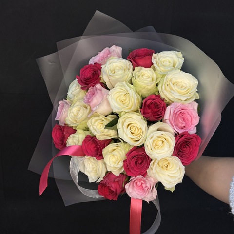 Букет из микса 27 кенийских роз