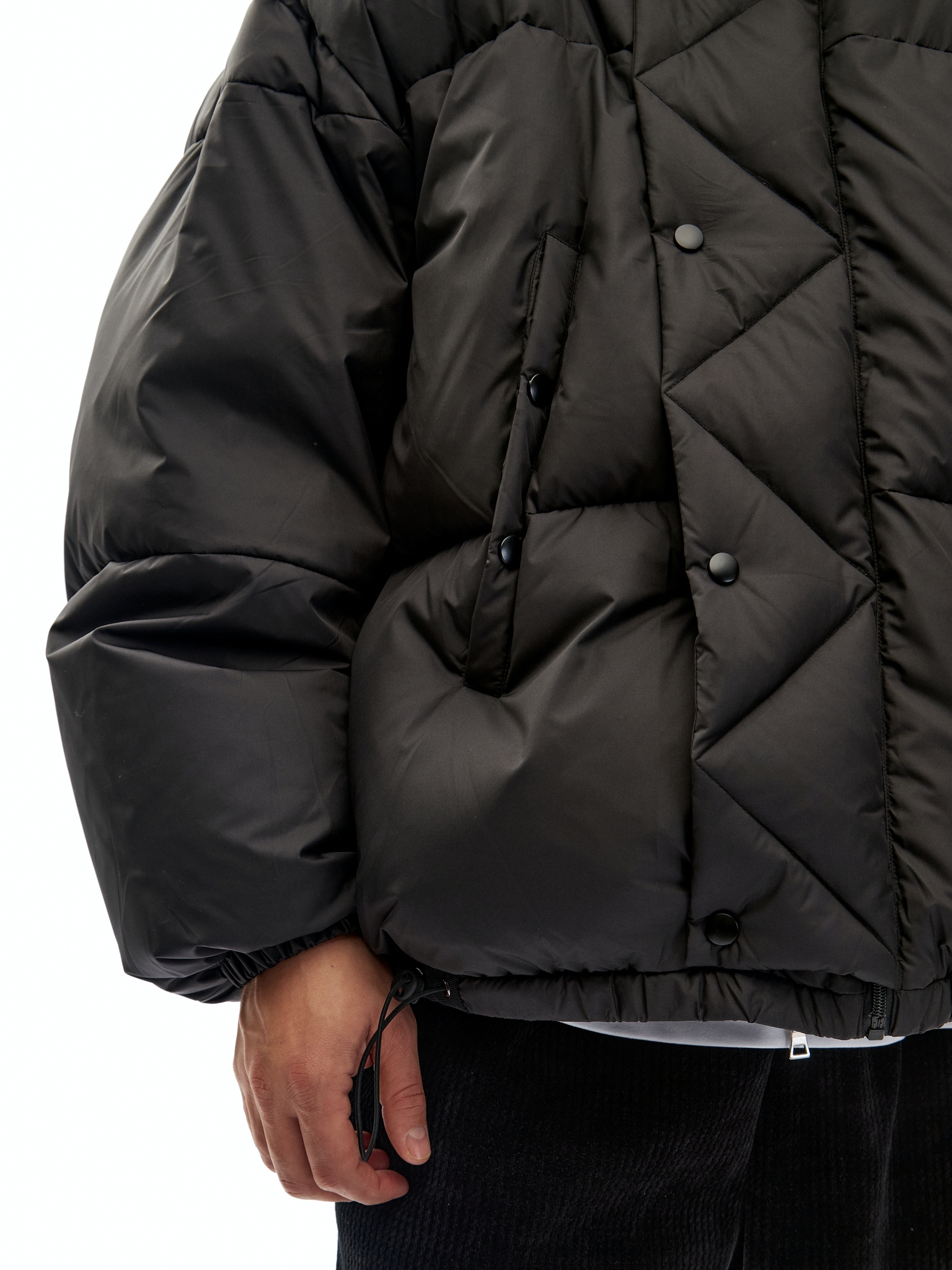 Объемный черный пуховик Mosco B1