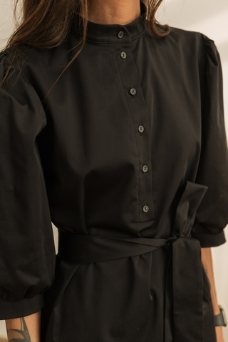 Платье со стойкой и рукавами фонариками, черный