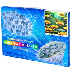 
          Алмазная мозаика Alingar, на подрамнике, с полным заполнением, (глянц) дизайн рамка, 30х40 см, 20 цветов, "Стрекоза на кувшинках"