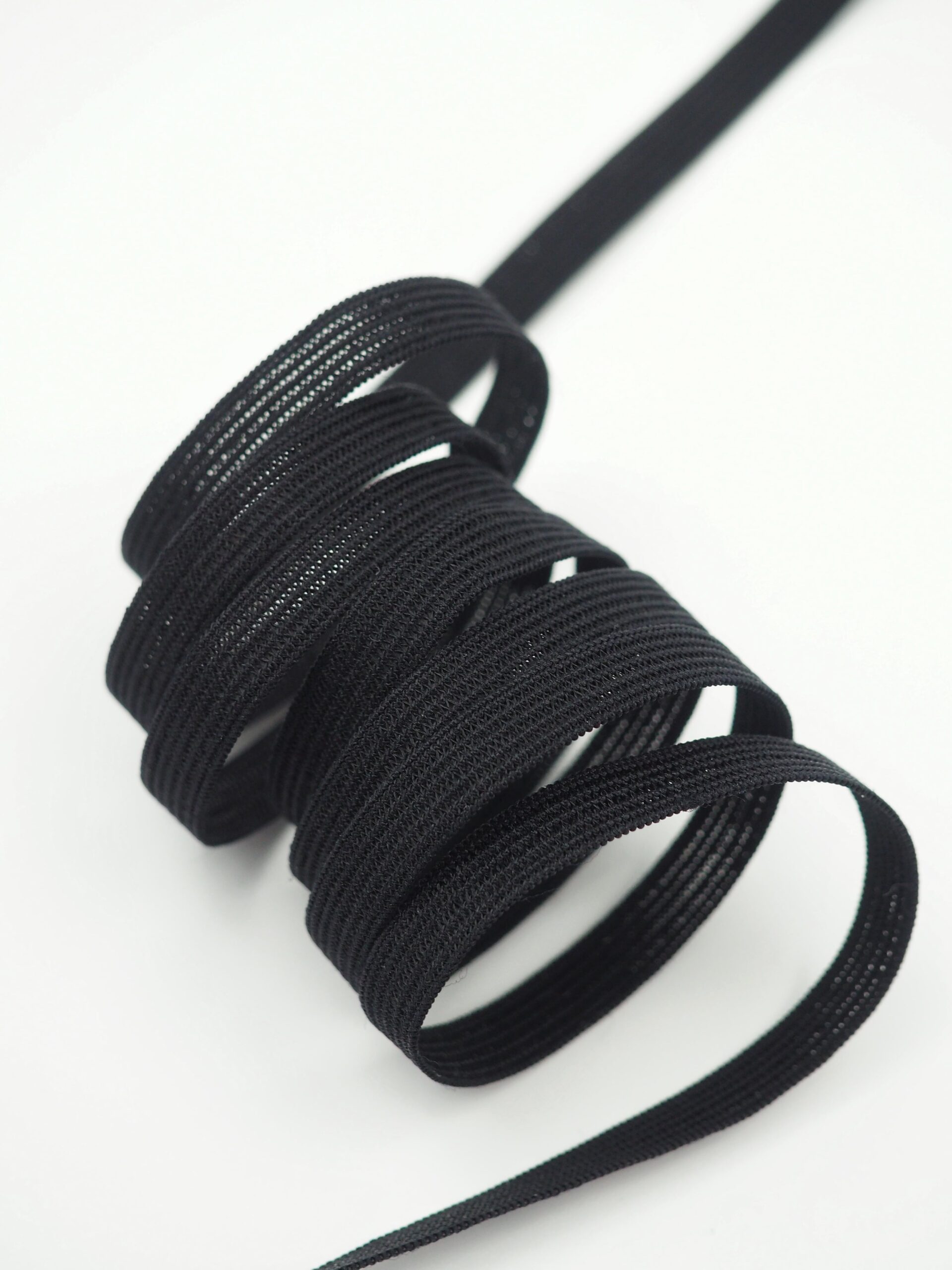 Резинка узкая бельевая черная ширина 6 мм