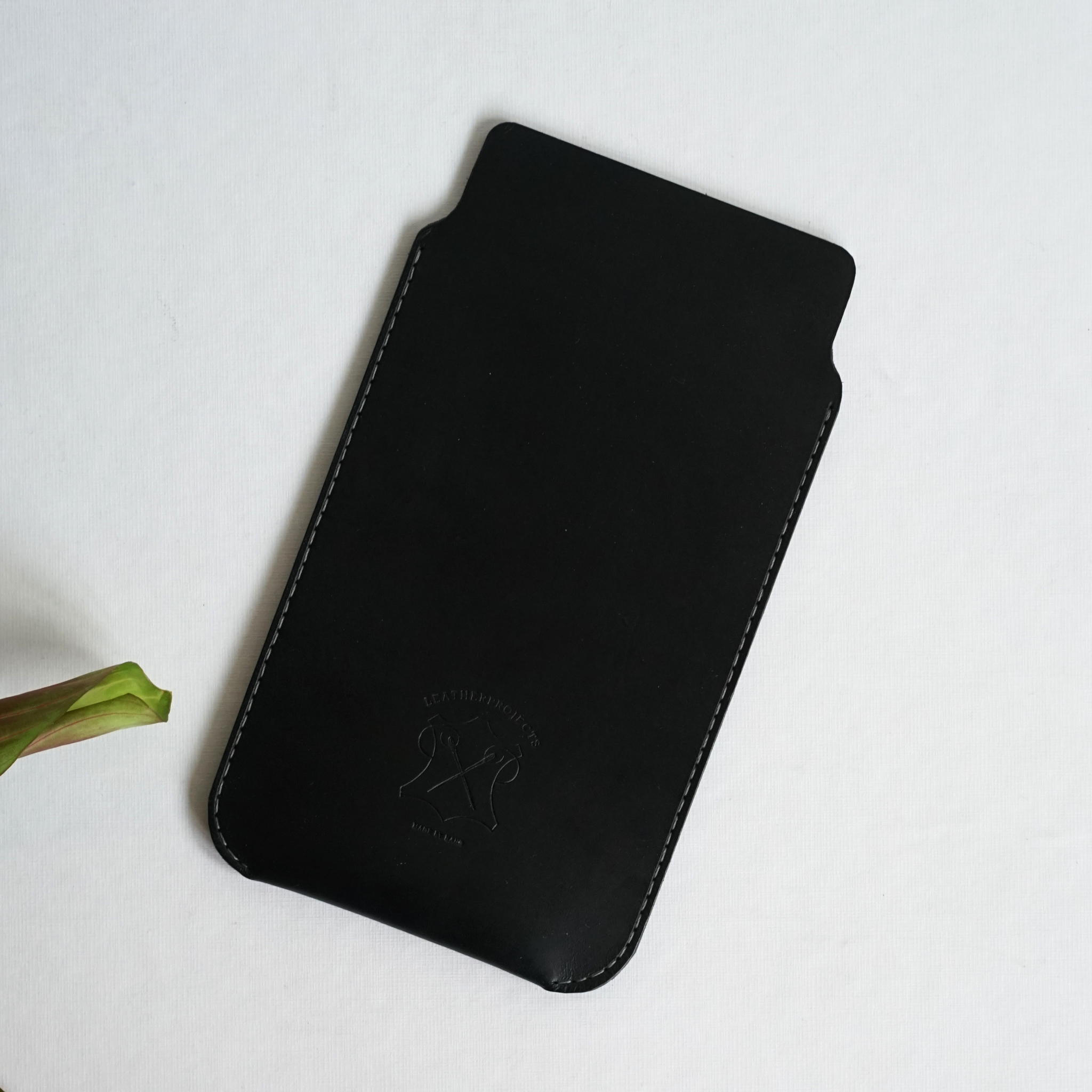 Leather Projects iPhone 6/7/8 Plus Cover Black