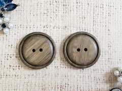 Пуговицы костюмные, d 2,8 см