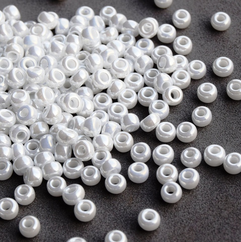 6/0 RR-0528 Ceylon white pearl