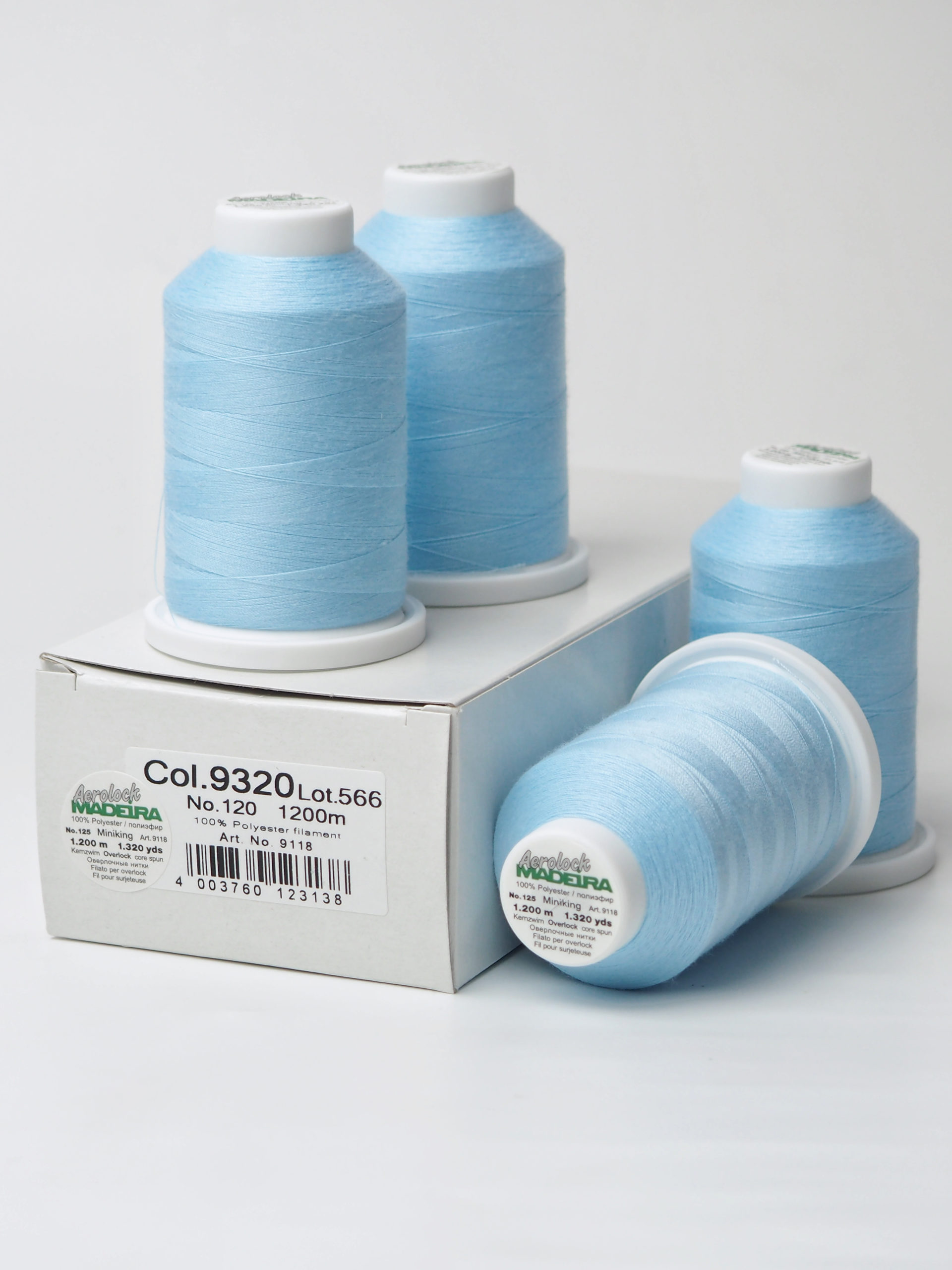 Нитки для оверлока Madeira aerolock №125 Col. 9320 голубой (1200 м)