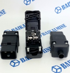 Штекер/вилка C20