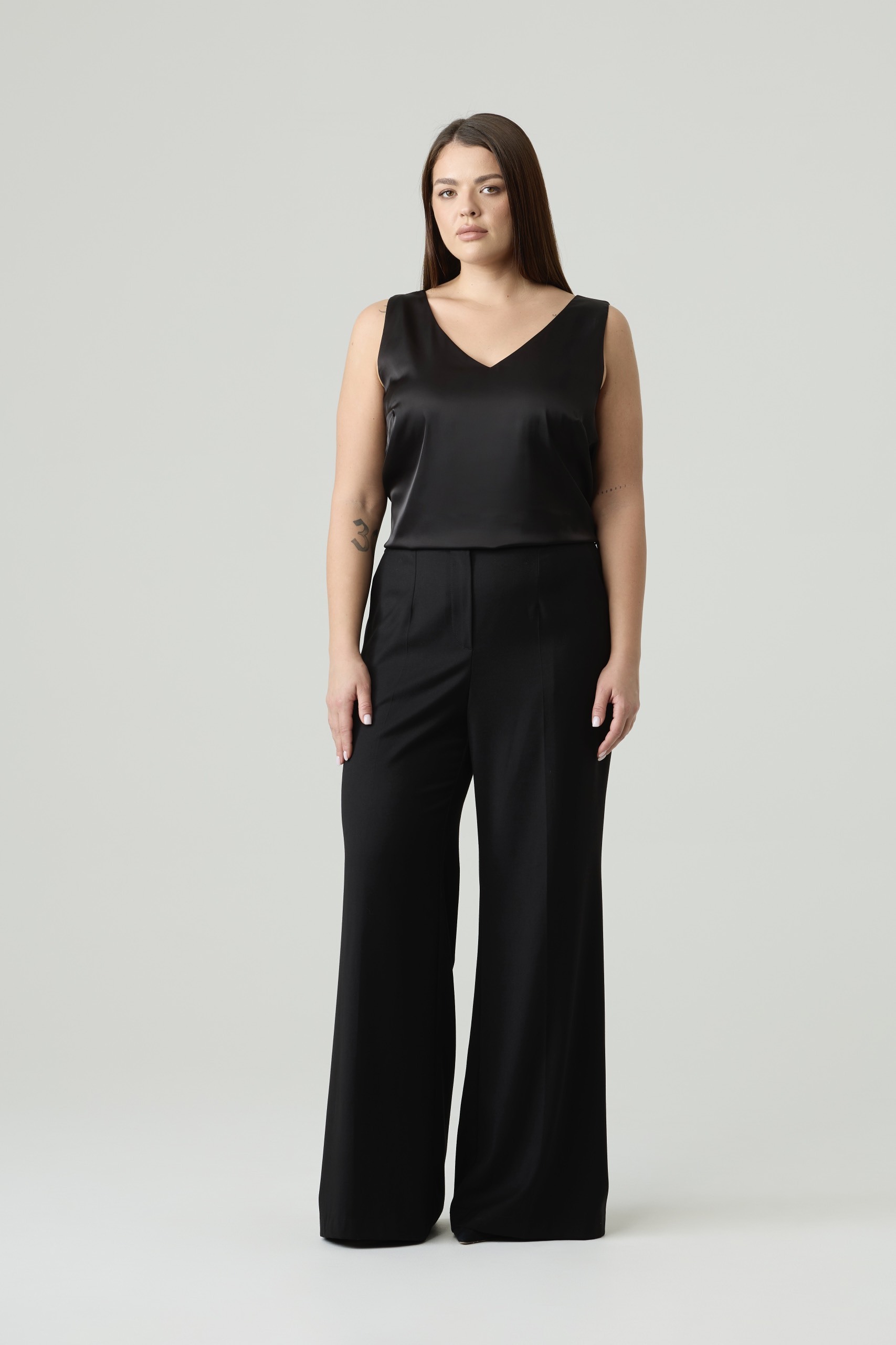 Топ двухслойный на широких бретелях, черный