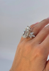 kolco-graff-iz-serebra-krupnym-kamnem-v-ogranke-grusha-shampan