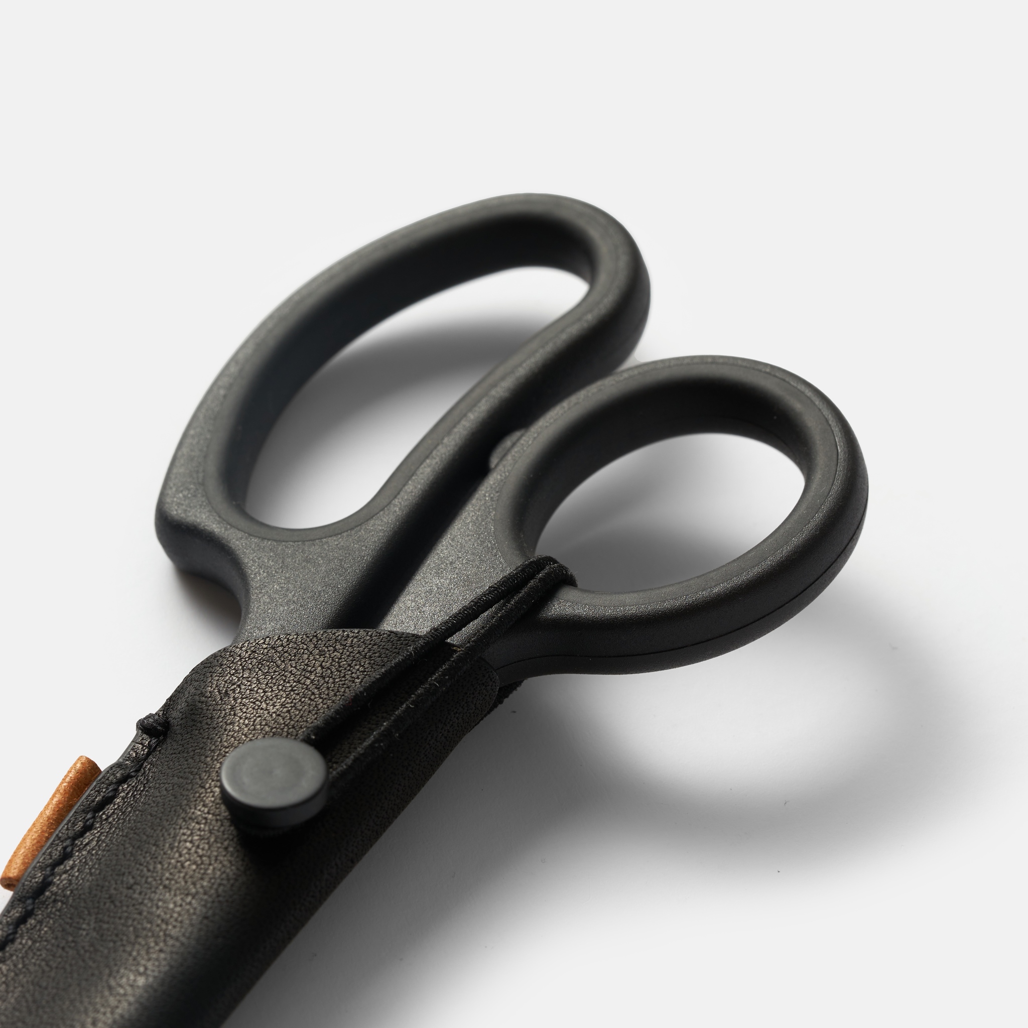 HMM Exacto Scissors Black — ножницы с чехлом