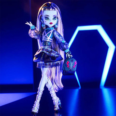 Фрэнки Штейн в Стиле Высокой Моды