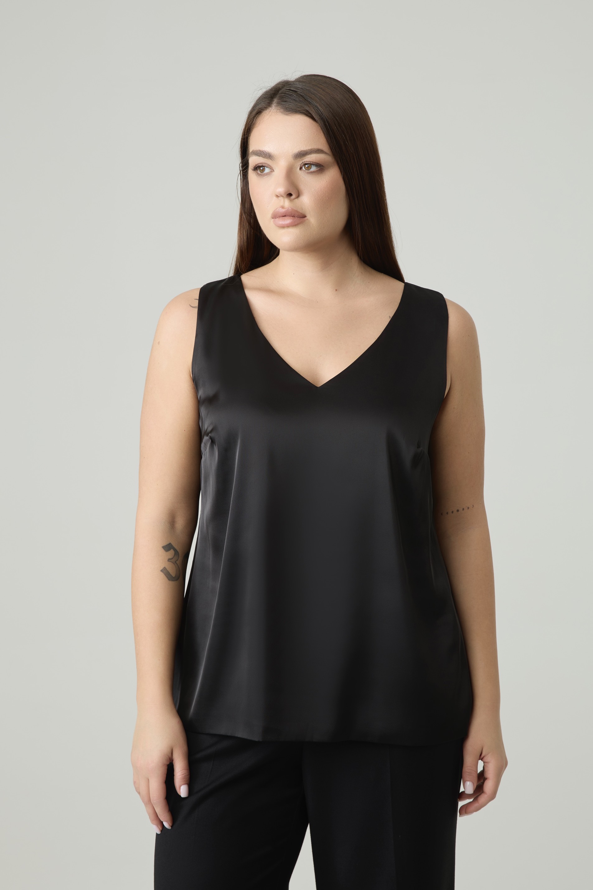 Топ двухслойный на широких бретелях, черный