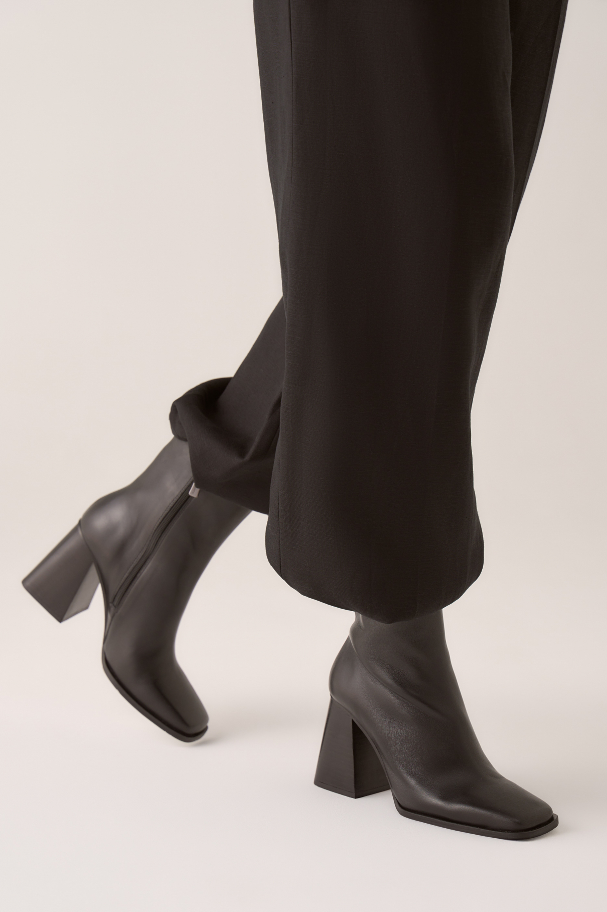 Ботинки на высоком каблуке Bobbies Wilma