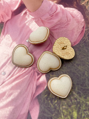 Пуговицы Сердечки бархатные молочные