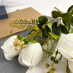 №2 Роза искусственная, цвет белый, букет 35 см.