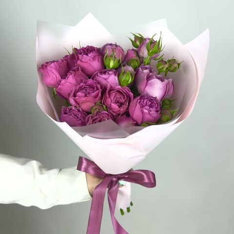 Букет цветов из 5 пионовидных кустовых роз Мисти Баблз